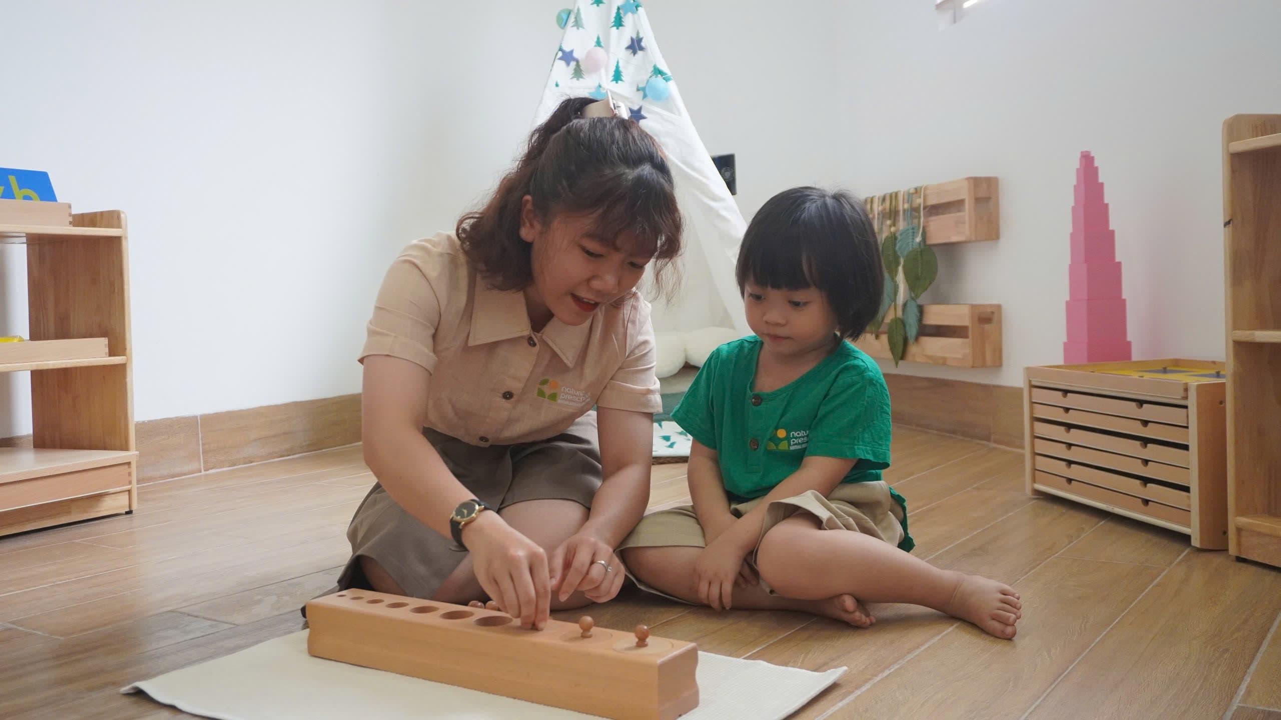 GIÁC QUAN – Chương trình Montessori song ngữ NATURE Preschool