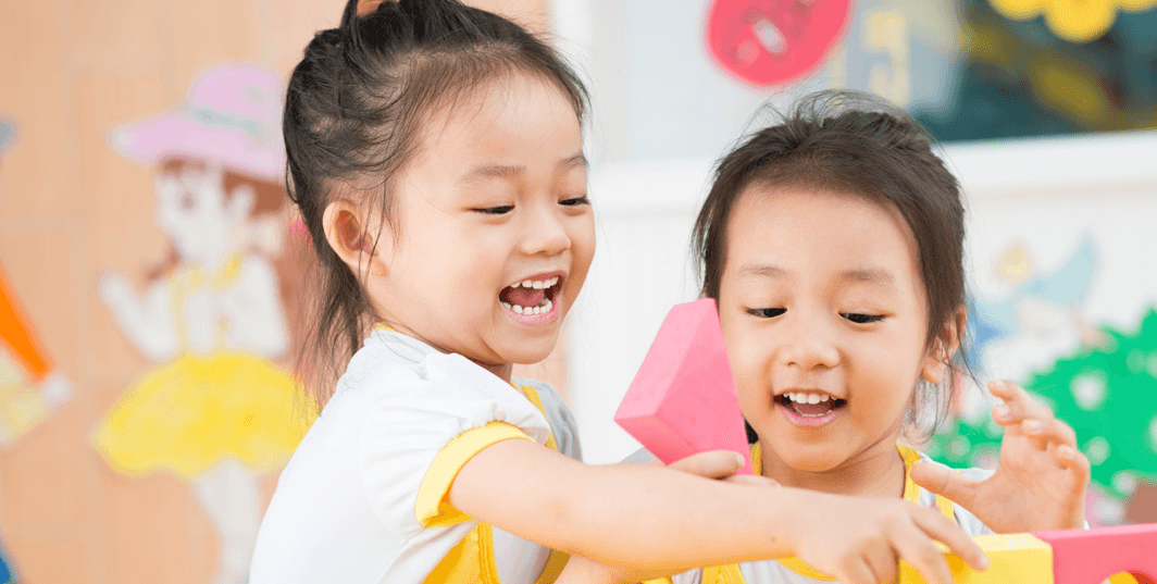 Góc Kỹ Năng Bận Rộn – Cơ sở vật chất hiện đại tại NATURE Preschool Long Xuyên